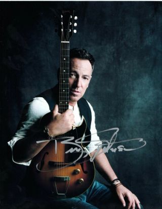 Bruce Springsteen W Guitar = The Boss Autographed Photo Hand Sign W,  Singer