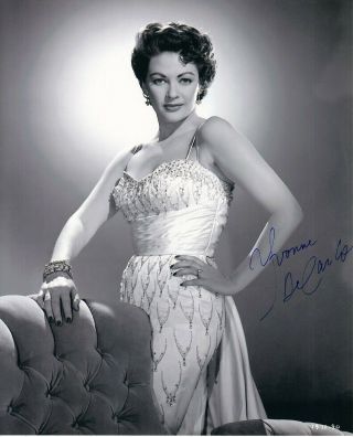 Yvonne De Carlo Signed Gorgeous Young Portrait 8x10 W/ Flame Of The Islands