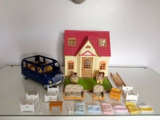 Sylvanian Families Cottage And Bluebell 7 Seater