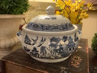 Vintage Churchill/england Blue Willow Covered Casserole Dish