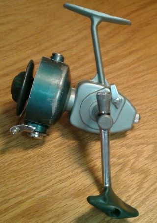 Vintage Daisy Heddon 220 - R Spinning Reel - and very well. 3