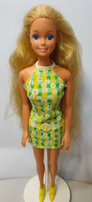 Mattel Barbie Doll With Dress And Shoes Vintage 1980s
