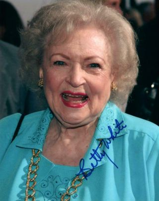Betty White Autographed 8x10 Photo Signed Picture And