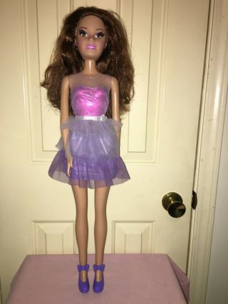 Best Fashion Friends Barbie - 28 Inch; Brunette; Rooted Lashes; Straight Limbs