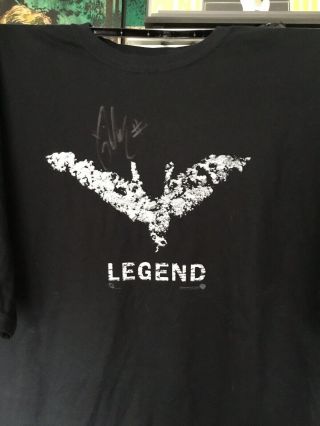 The Dark Knight Rises - Cast & Crew T - Shirt Signed By Tom Hardy Bane