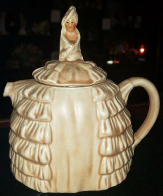 Vintage Sadler Ye Dainlee Ladyee Teapot