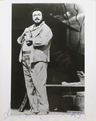 Luciano Pavarotti Opera Singer Signed Autographed 8 X 10 Photo