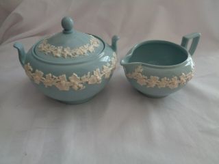 Wedgwood Made In England Cream On Lavender Queensware Creamer And Sugar Bowl