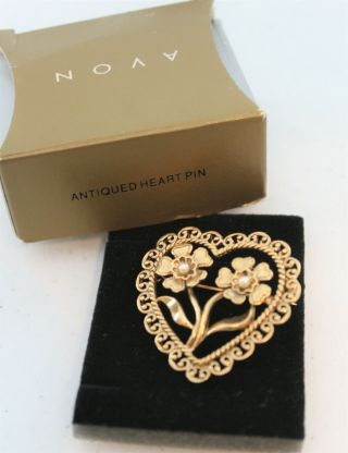 Vintage Avon Gold Tone Antiqued Heart Flower Brooch Pin Boxed 1998