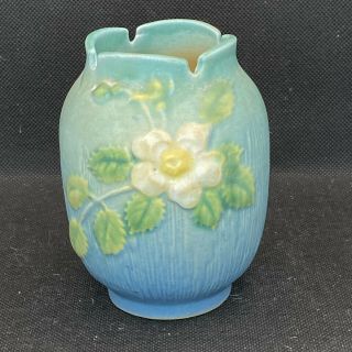 Vtg.  1940s Roseville Pottery White Rose Blue Vase 4 " Tall