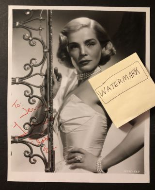 Hollywood Photo Lizabeth Scott Autographed " Pearl Necklace Very Sexy "