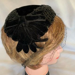 Vintage 1940s Black Velvet & Sequins Hat Cap With Netting
