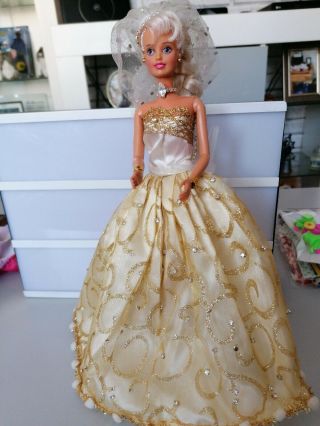 Vintage Sindy Doll 1989 In Wedding Dress