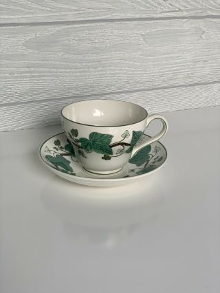 Wedgwood Napoleon Ivy Footed Tea Cups And Saucers Set Of 7