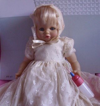 VINTAGE VICMA BABY DOLL WITH BOTTLE SPAIN - 70 ' s OR 80 ' s - CRIES & LAUGHS 3