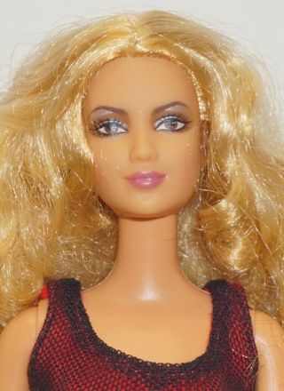 2003 Shakira Barbie Doll Blonde Hair Mattel Lea Face Sculpt W/original Outfit