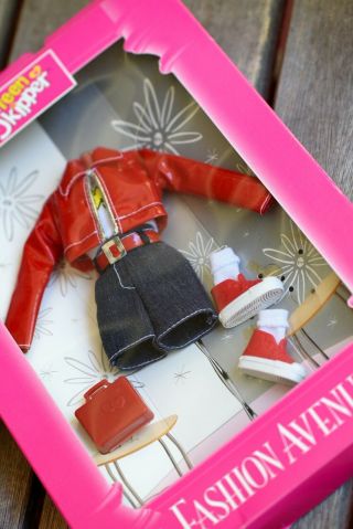 Vintage Barbie Teen Skipper Fashion Avenue Outfit Box By Mattel 8