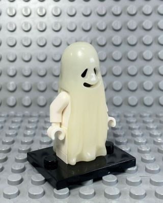 Lego Vintage Castle Glow In The Dark Ghost Minifigure Plate & Brick Legs Gen002