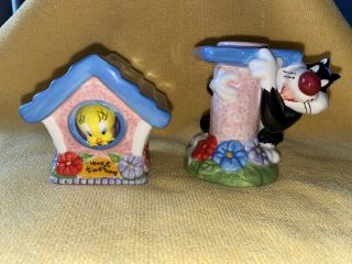 Vintage Warner Bros Looney Tunes Sylvester & Tweety Bird Salt & Pepper Shakers