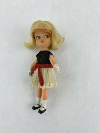 Vintage 1965 Hasbro Dolly Darlings 4.  5 " Doll Tea Time Party Blondish Red