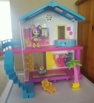 Shopkins Happy Places Rainbow Beach House Complete W 5 Petkins & Isabell Figure