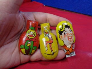 3 Vintage Tin Litho Toy Clickers 19