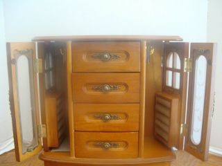 VTG SOLID WOOD JEWELRY BOX W/FOLD OUT ETCHED FLORAL GLASS DOORS & 5 DRAWERS, 2