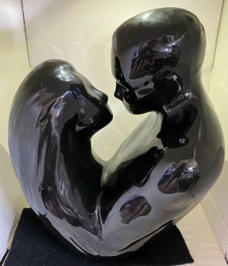 Vintage Royal Haeger Man And Women Embrace Kiss Black Ceramic Sculpture 14”