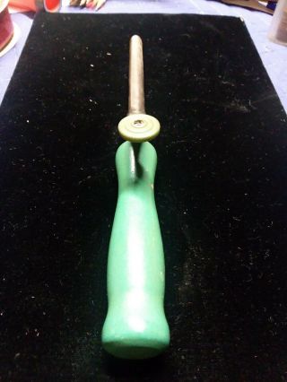 Vintage/antique Hair Curling Iron Styling Tool Withgreen Wood Handle Thumb Rest