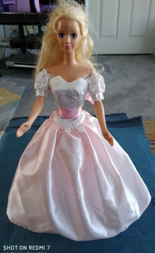 Vintage 1991 Mattel Barbie Pink/white Dress Sleeping/wake Eyes Button