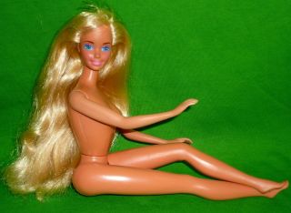 Vintage 1990 Superstar Era Hawaiian Fun Barbie Doll One Arm Has A Factory Flaw