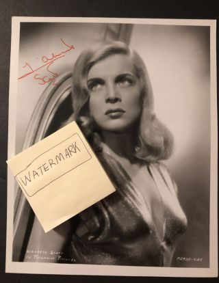 Hollywood Photo Lizabeth Scott Autographed " Sexy Cleavage Mean Look "