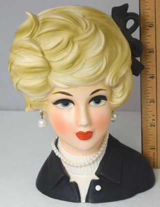 Vintage Napcoware 7.  5” Lady Head Vase C8497 Bow In Blonde Hair Necklace Earrings