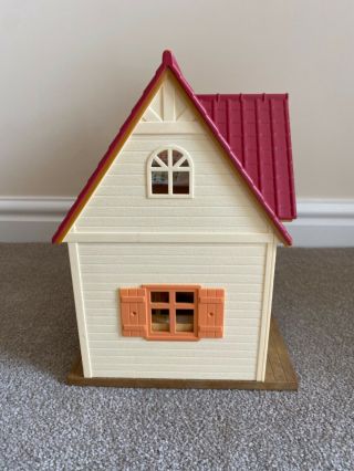 Sylvanian Families Cosy Cottage with furniture and figures 3