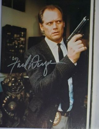 Fred Dryer Hand Signed 8x10 Photo W/ Holo Hunter