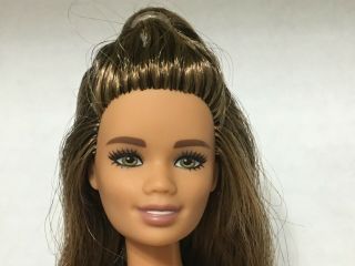 Barbie Fashionistas Petite Doll Brunette Hair Flat Feet