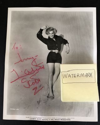 1951 Lizabeth Scott Autographed Photo Sexy Legs Beach Orig Double Weight Photo