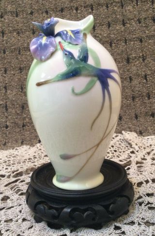 Franz Chinese Porcelain Hummingbird Vase 5.  5” Tall
