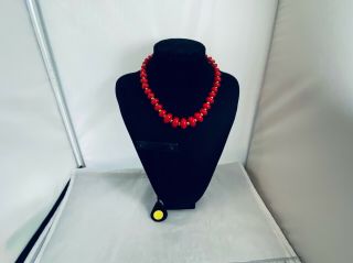 Vtg.  Crown Trifari Red Lucite Graduated Beaded Gold Tone Necklace