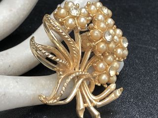 Vintage Signed CORO Faux Pearl & Rhinestone Gold Tone Flower Bouquet Brooch Pin 2