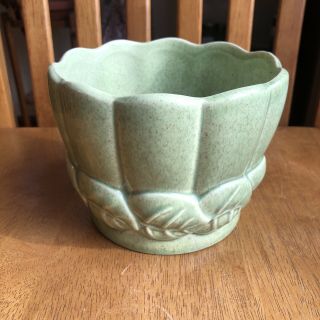 Vintage Mid Century Red Wing Pottery 5 2/2” Green Speckle Leaf Planter Mcm