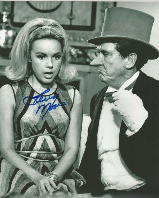 Actress Terry Moore Autographed 8x10 B/w Photo With The Penquin Bonus Photo