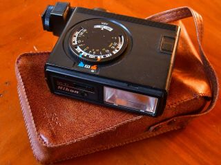 Vintage Nikon Sb - 10 Speedlight Flash Strobe Unit Fm Fe W/ Case Early 1980s