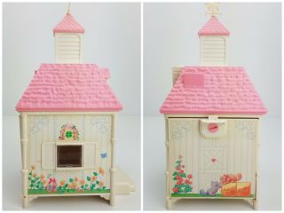 Vintage Fisher Price Precious Places Blue Ribbon Pony Stable 1990