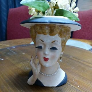 Vintage Lee Wards Exclusive Lady In Brown Head Vase Pearl Necklace & Earrings