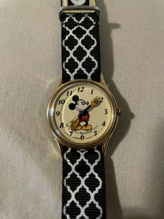 Lorus Seiko Vintage Disney Mickey Mouse Unisex Gold Plated Watch V515 - 6000