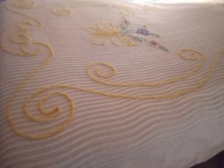 Vintage Pretty White & Yellow Floral Soft Cotton Chenille Bedspread