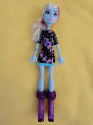 Monster High Abbey Bominable Coffin Bean