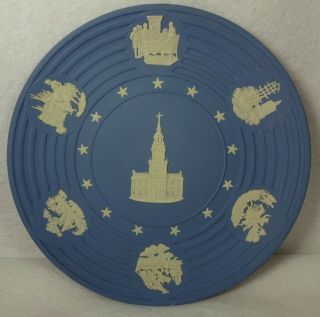 Wedgwood Jasperware Cream On Lavender/blue Independence Hall Bi - Centennial Plate
