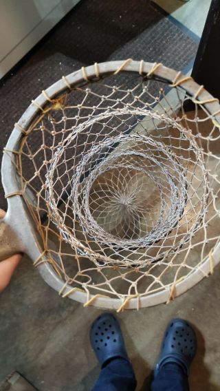 Vintage Fishing Metal Wire Keeper Net,  Live Bait Basket Tiered Cage Collapsible 2